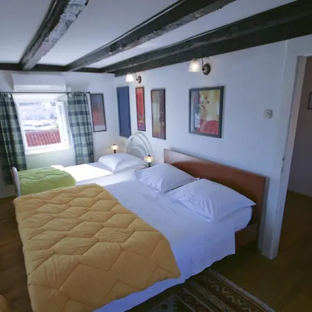 ゲストハウス Tedeschi コルチュラ