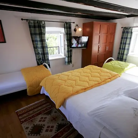 Tedeschi 3* コルチュラ