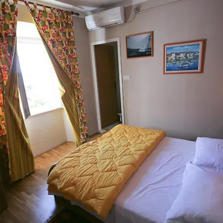 Tedeschi ゲストハウス